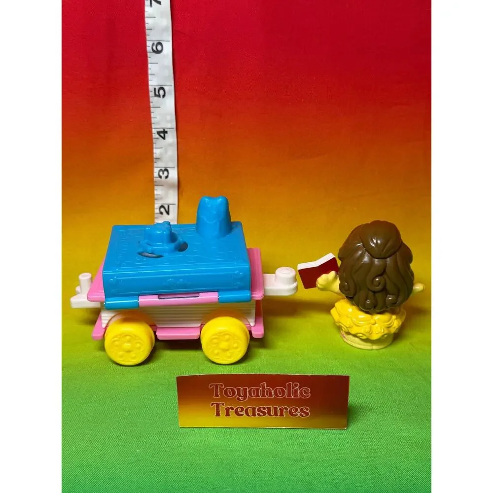 Fisher-Price Little People Disney Princess Parade Belle & Chip's Float